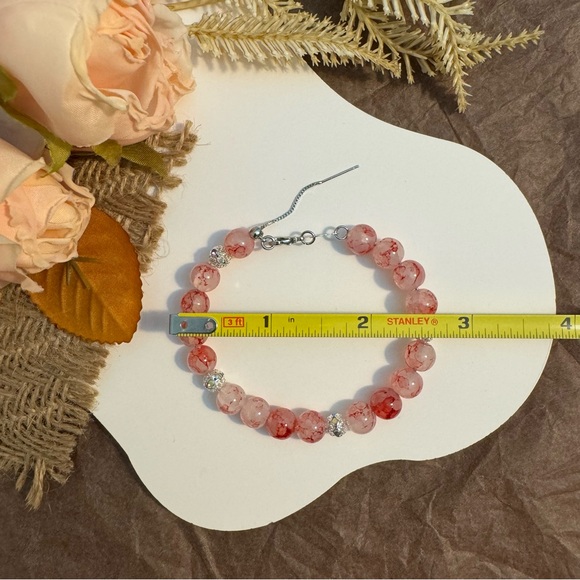 Pink Marbled-Patten Beaded Bracelet - Picture 5 of 5